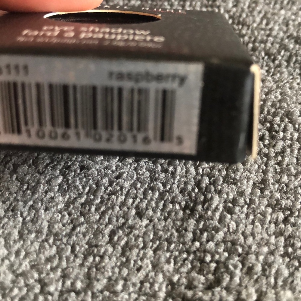 NWT Frankie Rose Raspberry Eye Shadow - Picture 4 of 4